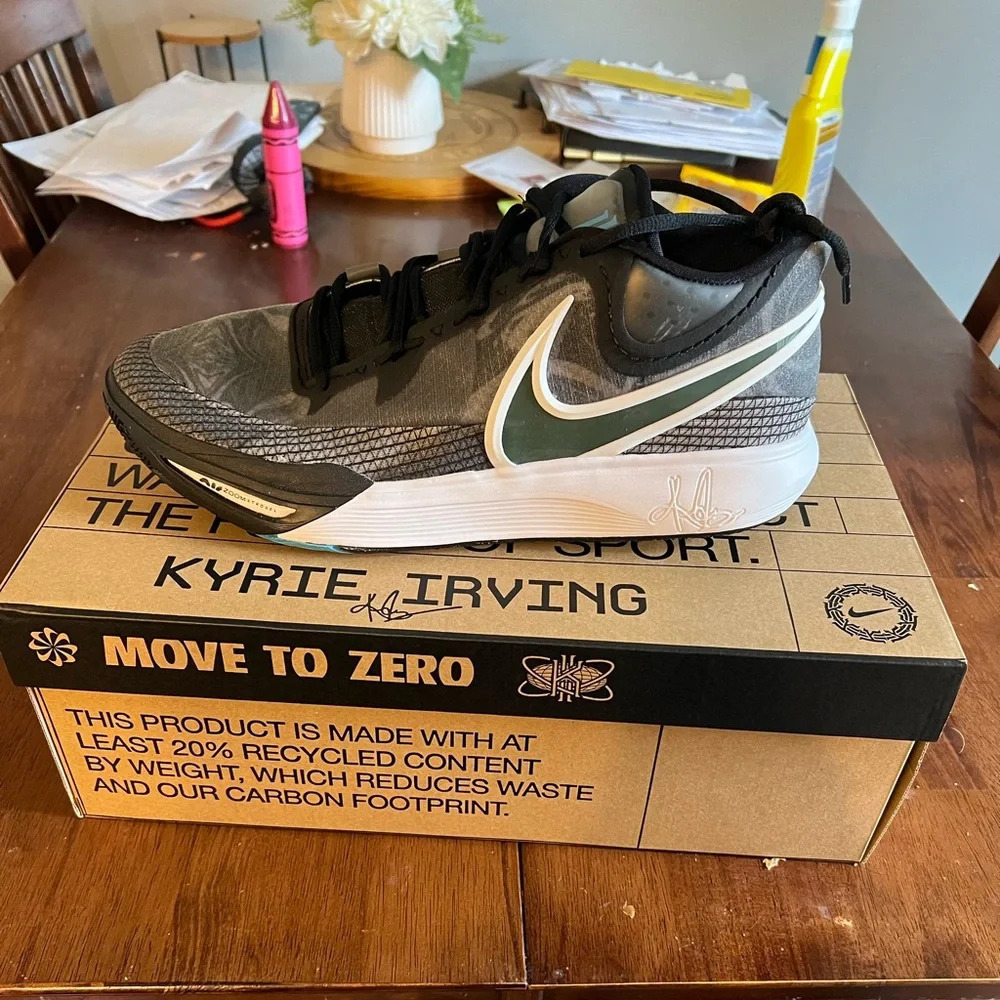 Mens Nike Kyrie 8 Orca Size 14 basketball pickleball Dallas mavericks